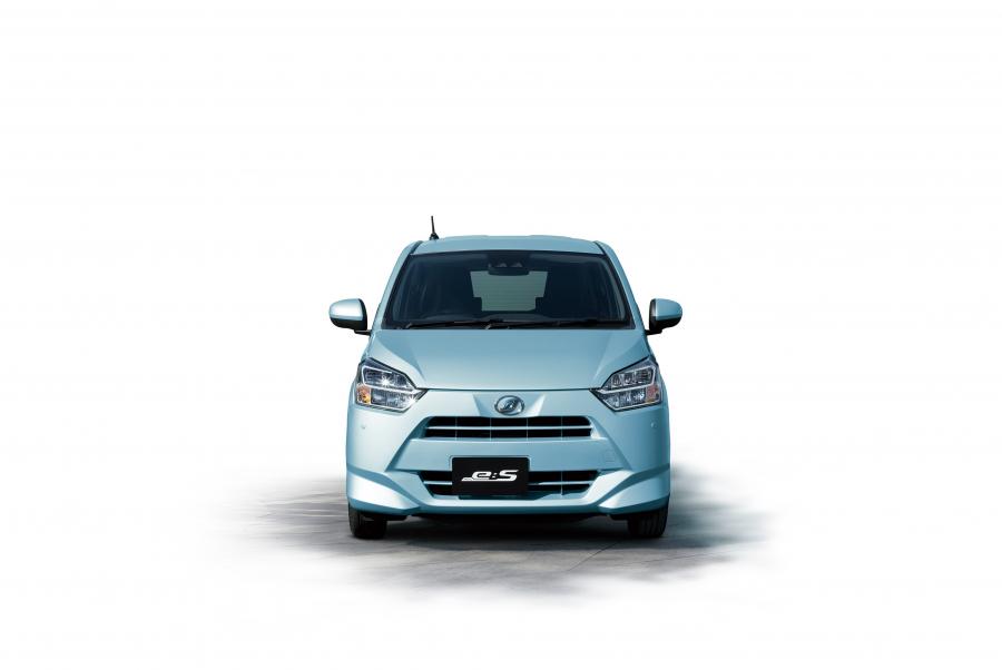  Daihatsu Mira e:S 2017 года  (фото 10 из 19)